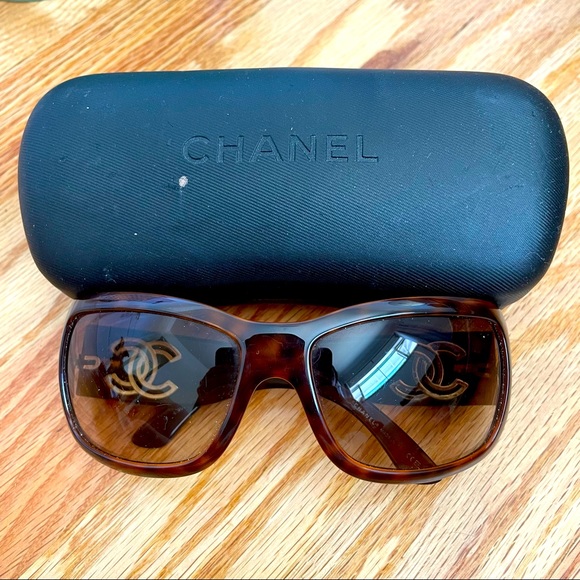 CHANEL | Tortoise Sunglasses - Picture 1 of 8